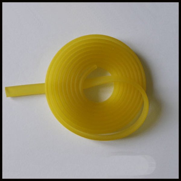 Cord&oacute;n plano de PVC de 1 metro 5,8 x 1,9 mm amarillo.