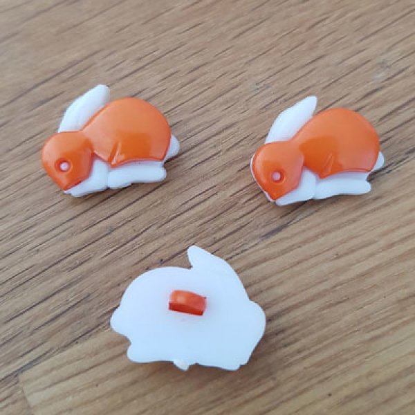 Bot&oacute;n de fantas&iacute;a infantil con motivo de conejo n&ordm; 03