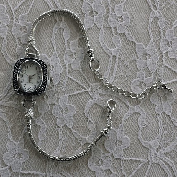 Estilo Europeo Reloj Dial Cadena Pulsera con Cierre de Mosquet&oacute;n 6 X 7.5 Cm