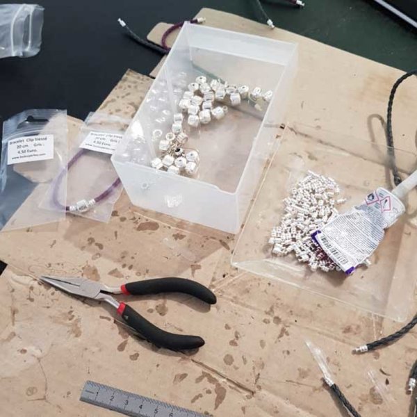 Pulsera de clip trenzada europea Liso 02 DE 15 A 23 CM Marr&oacute;n oscuro