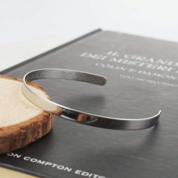 Pulsera de acero inoxidable de 5 mm N&deg;01