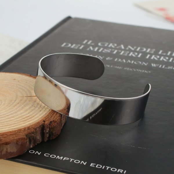 Brazalete de acero inoxidable de 15 mm N&deg;04