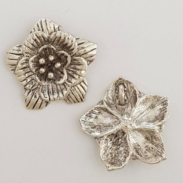 Charm Flor Metal N&deg;013 Plata