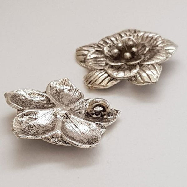 Charm Flor Metal N&deg;013 Plata
