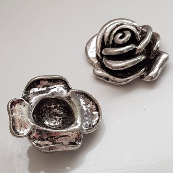 Charm Flor Metal N&deg;018 Plata