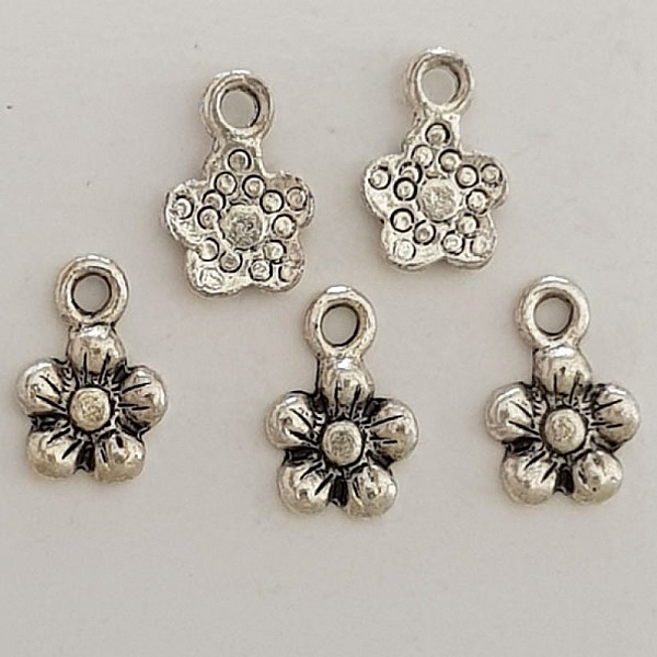 Charm Flor Metal N&deg;035 Plata