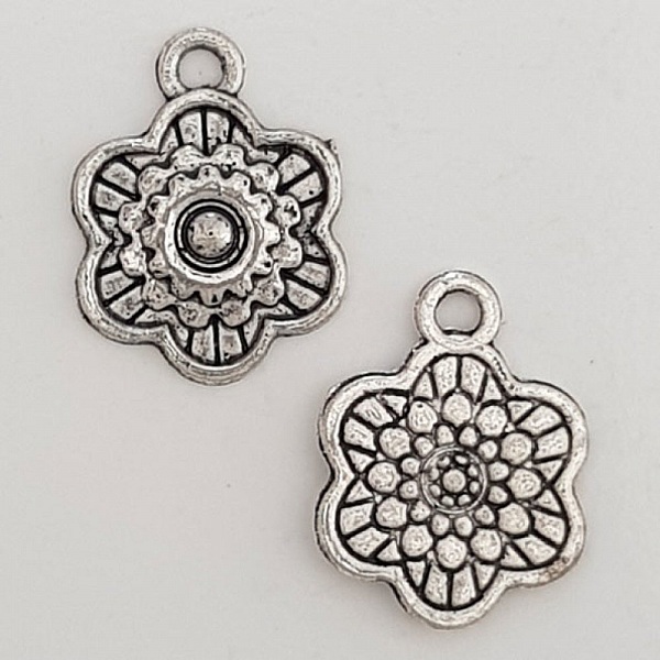 Charm Flor Metal N&deg;047 Plata