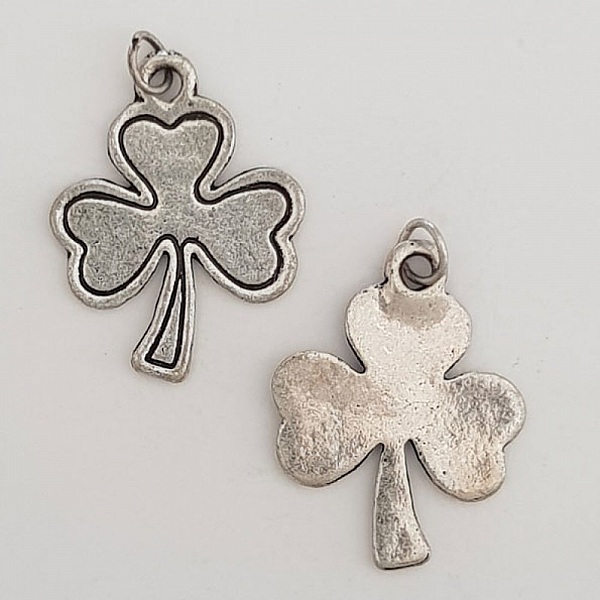Charm Flor Metal N&deg;049 Plata