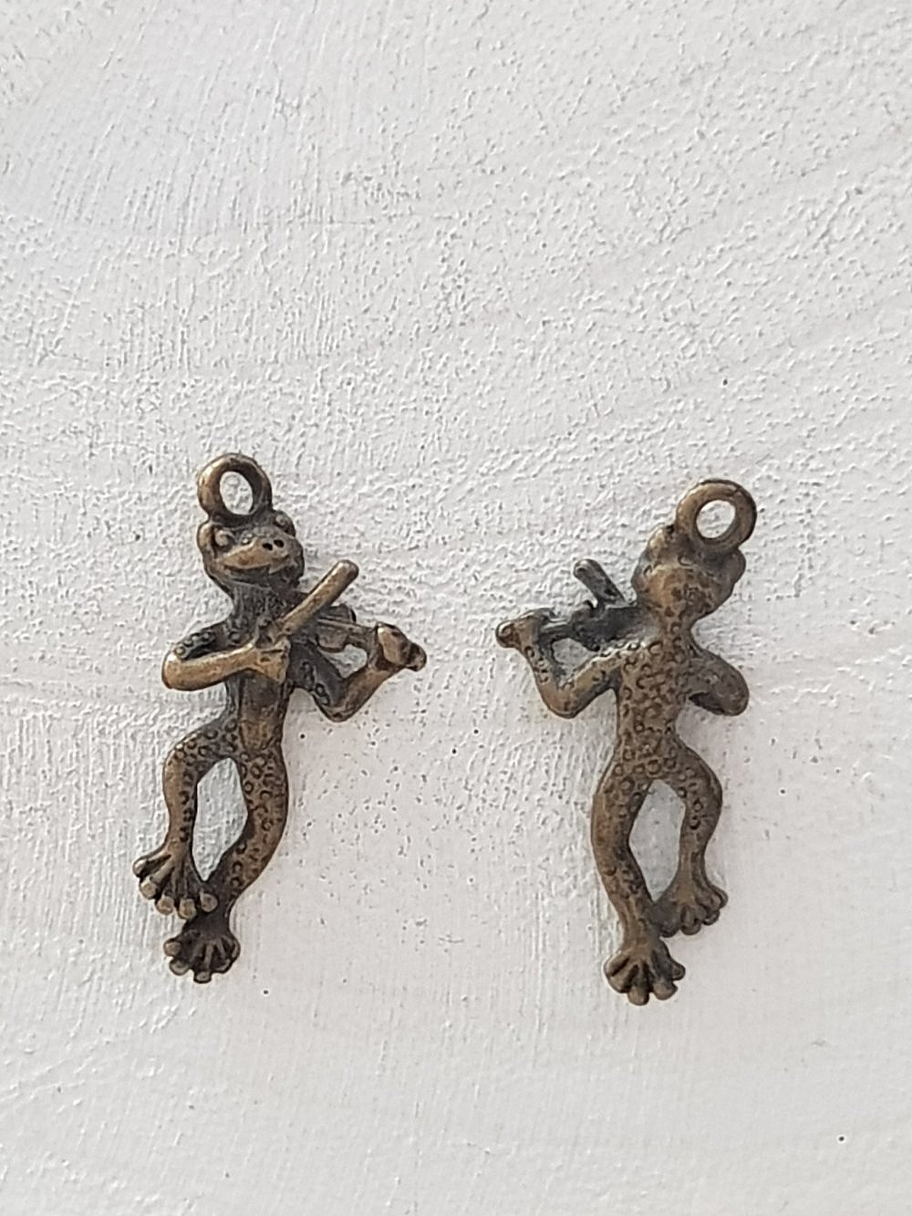 Encanto de rana N&deg;06