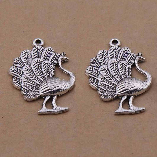 Colgante de pavo real en metal plateado-01 Colgante de pavo real 