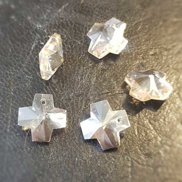 Colgante flor de cristal facetado N&deg;01-01