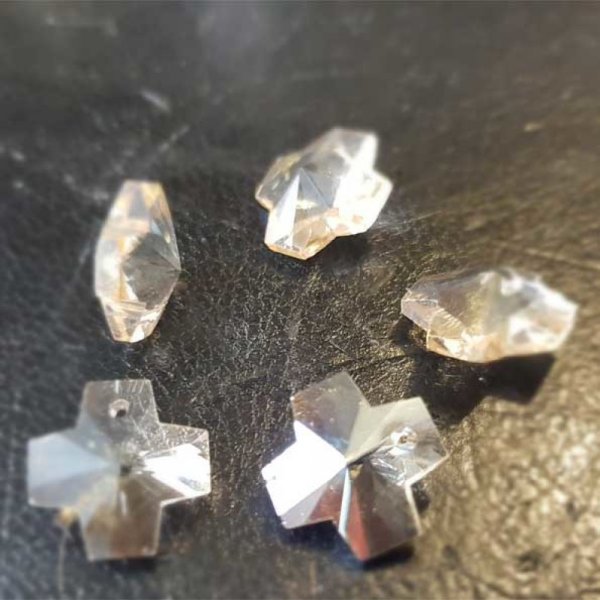 Colgante flor de cristal facetado N&deg;01-01