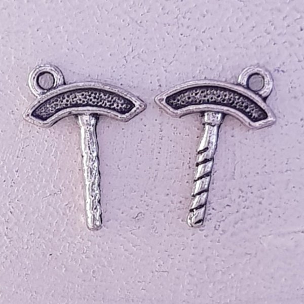 Colgante de calavera y tibias cruzadas N&deg;16