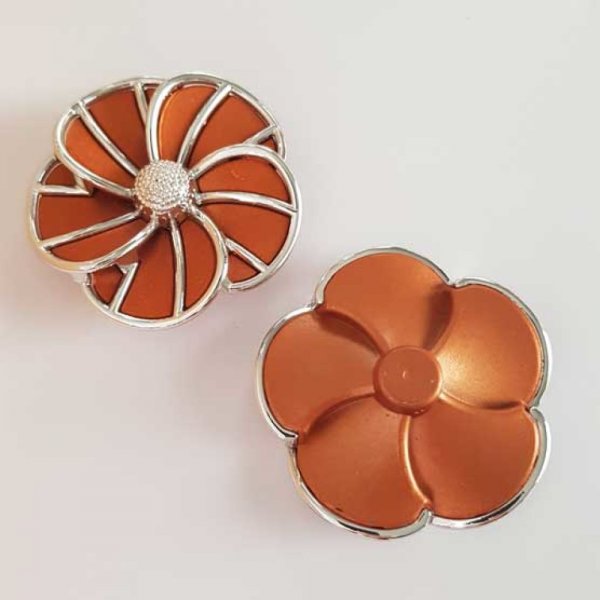 Breloque fleur N&deg;02 Marron