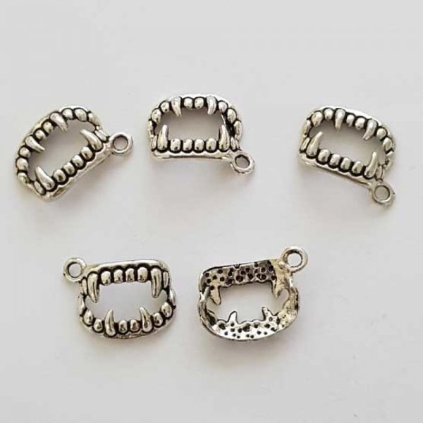 Breloque m&acirc;choire dent croc N&deg;01 Argent