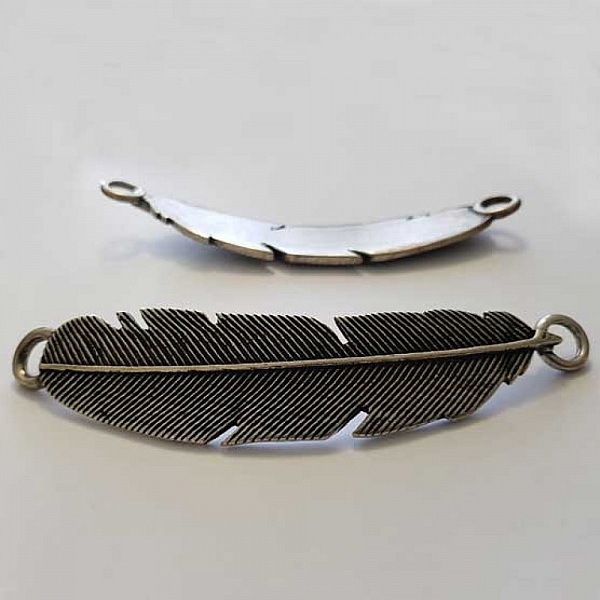 Breloque pendentif Argent en Zamac N&deg;006 Plume Courb&eacute;
