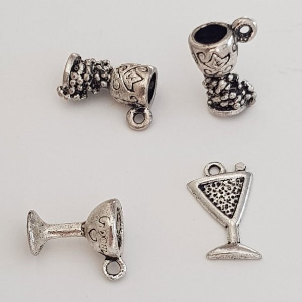 Charms de vidrio N&deg;03 Lote de 4 piezas.