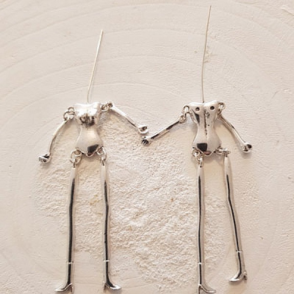 Cuerpo de mu&ntilde;eca en metal, color plata 9 cm