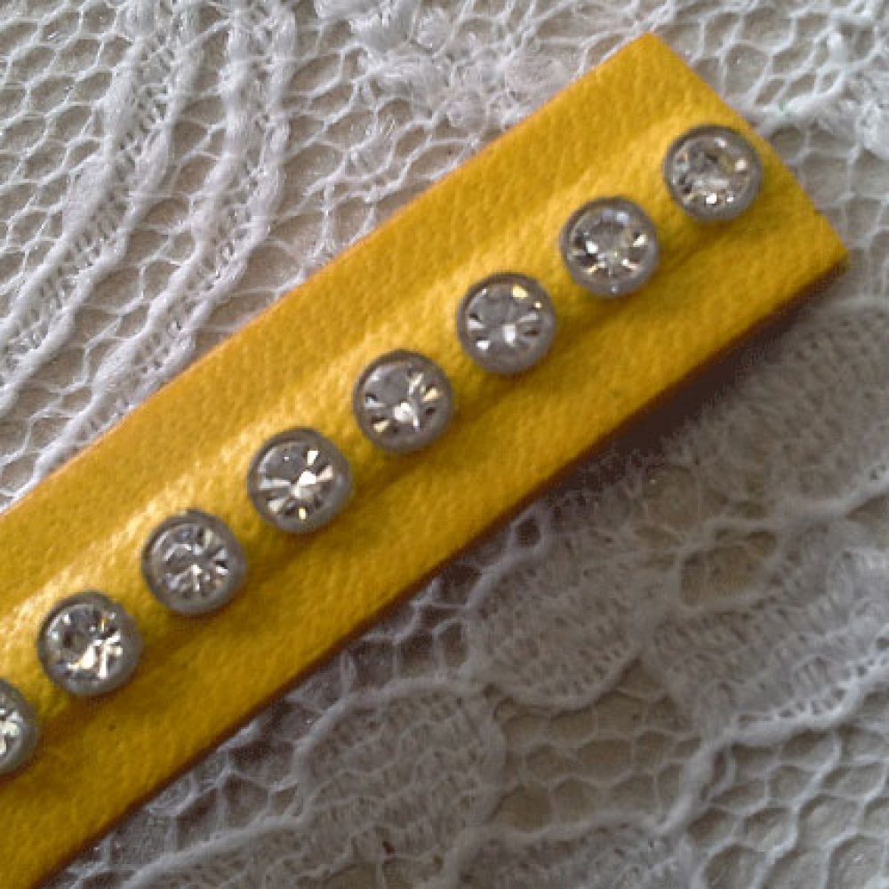 10 mm Cuero Amarillo Swarovski Strass por 20 cm