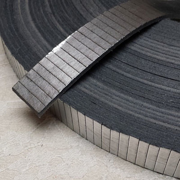 Rect&aacute;ngulo de cuero plateado 20 mm por 20 cm