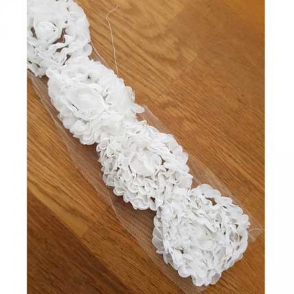 Dentelle Style Tulle Fleur Ecru en relief 80 mm N&deg;01
