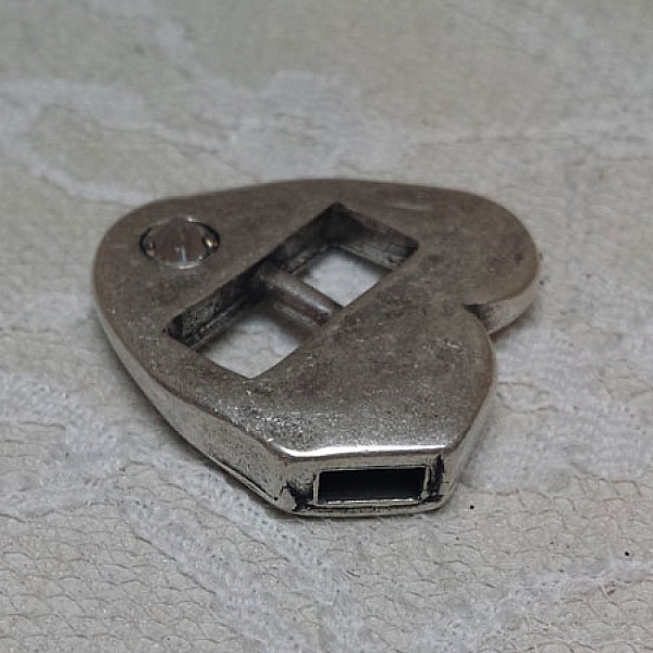 Cierre 06 mm para la creaci&oacute;n de pulseras de cuero.