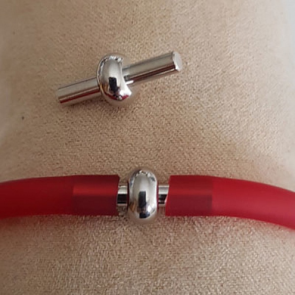 Cierre de plata para cord&oacute;n hueco de pvc 5 mm