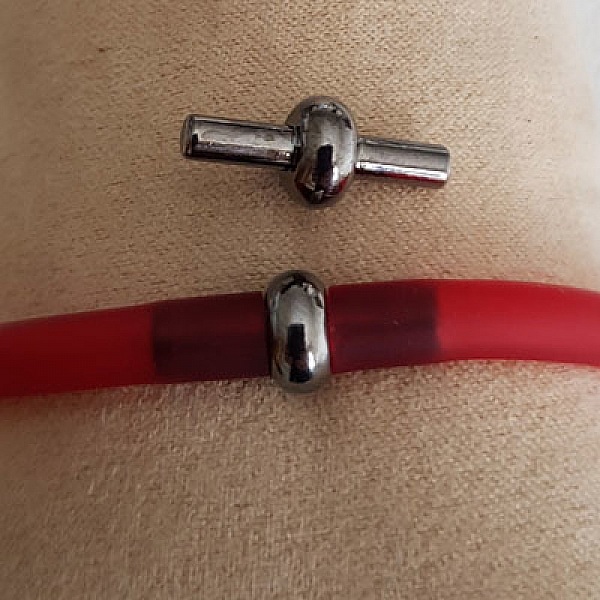 Cierre met&aacute;lico de pistola para cord&oacute;n hueco de pvc 5 mm