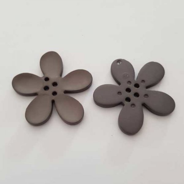 Fleur Orchid&eacute;e r&eacute;sine 4 trous 40 x 3 mm Gris Fonc&eacute;