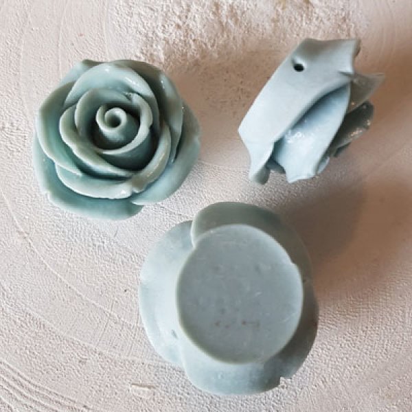 Flor sint&eacute;tica N&deg;02-11 gris claro