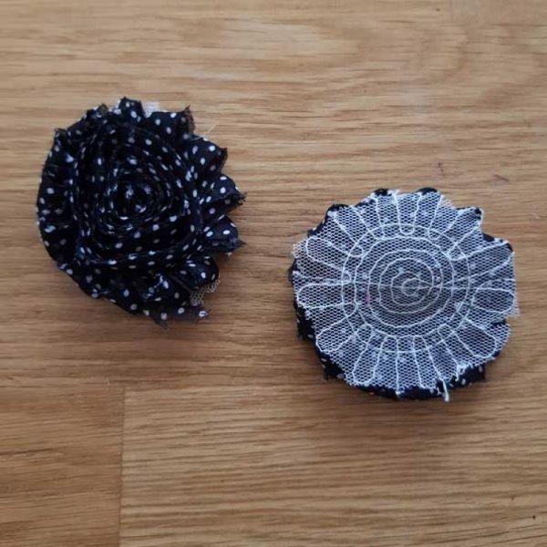 Flor de tela deshilachada n.&ordm; 38