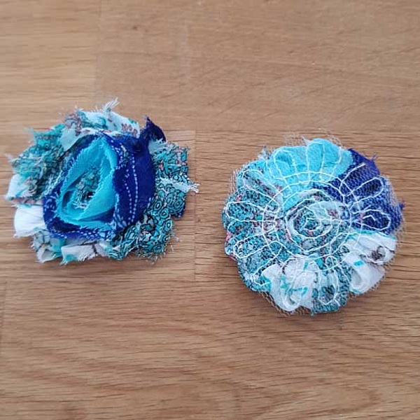 Flor de tela deshilachada n.&ordm; 82