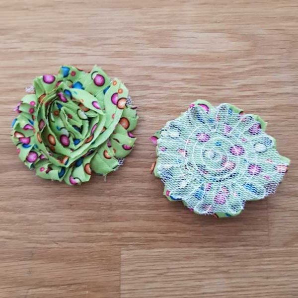 Flor de tela deshilachada n.&ordm; 13