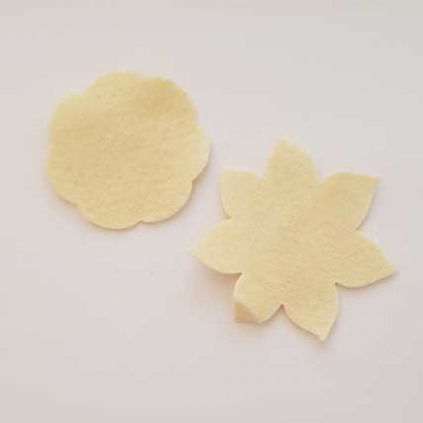 Jolie petite fleur en Feutrine 50 mm et 60 mm N&deg;07-3 x 2 pi&egrave;ces