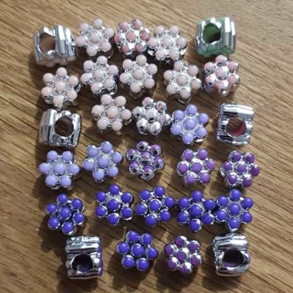 Lot de 25 Perles fleurs N&deg;06