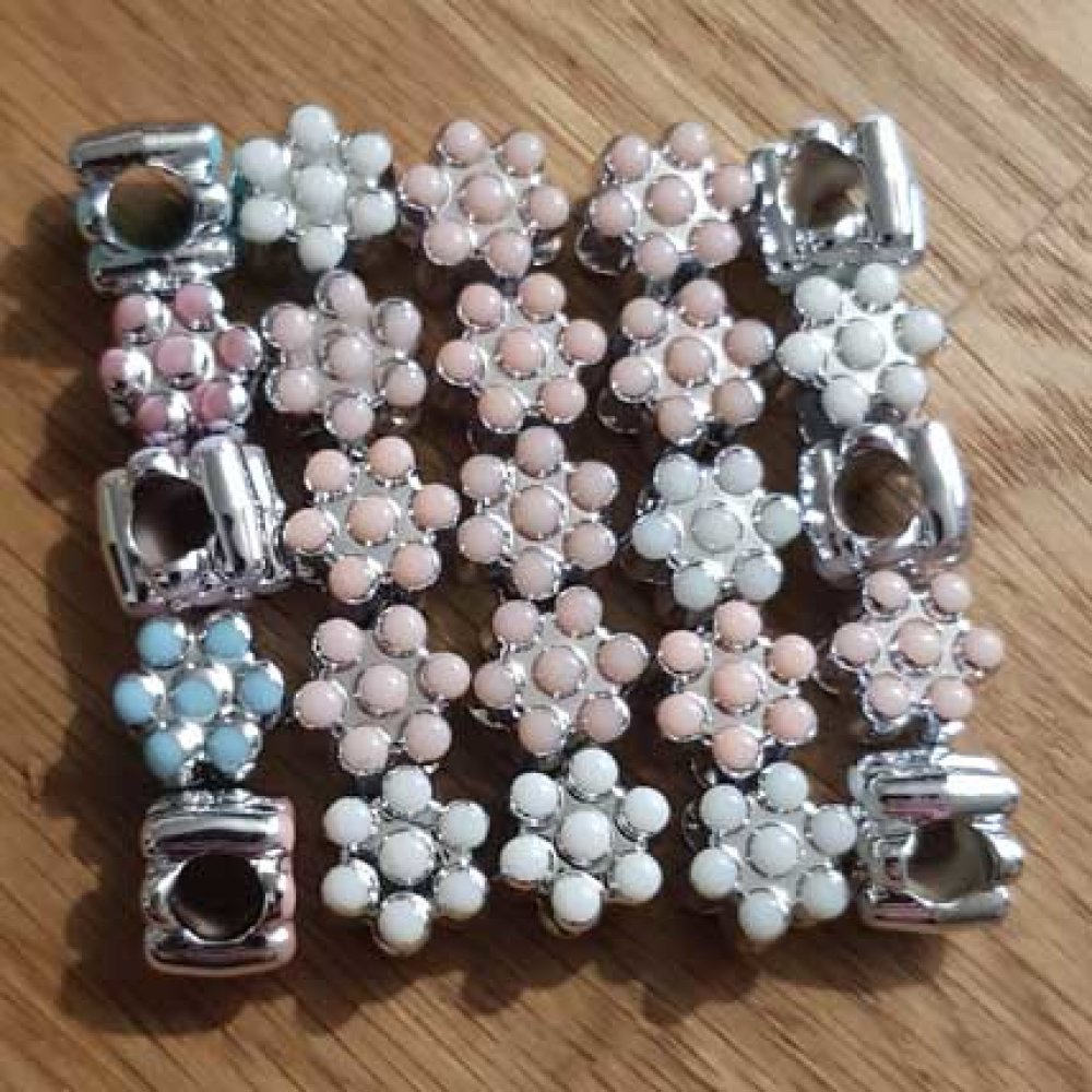 Lot de 25 Perles fleurs N°03