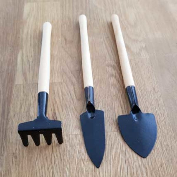 Mini ensemble d&rsquo;outils de jardinage avec pelle &agrave; r&acirc;teau &agrave; manche en bois