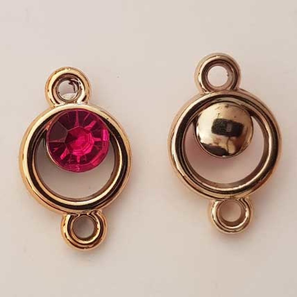 Pendentif en plastique et strass acrylique rond entre deux N°03 fushia