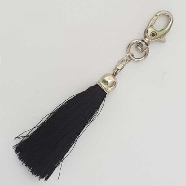 Pompon Mousqueton 70 mm N&deg;06