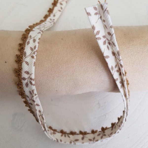 Cinta al bies multiflores y encaje N&deg;05