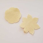 Jolie petite fleur en Feutrine 50 mm et 60 mm N°07-3 x 2 pièces