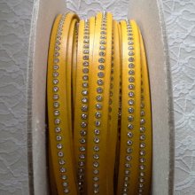 10 mm Cuero Amarillo Swarovski Strass por 20 cm