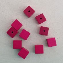 10 Cuentas de Madera Cubo / Cuadrado 10 mm Fushia