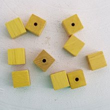 10 Cuentas de Madera Cubo / Cuadrado 10 mm Amarillo