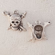 Colgante de calavera y tibias cruzadas N°07