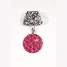 Bélière de foulard avec cuir