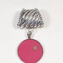 Bélière de foulard avec cuir