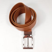 Ceinture cuir vachette tannage végétal coloris cognac.