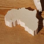 Figurita mapa de África ht6cm espesor 7mm madera maciza de arce hecho a mano