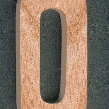 Número 0 en madera maciza de 5 cm cortado a mano
